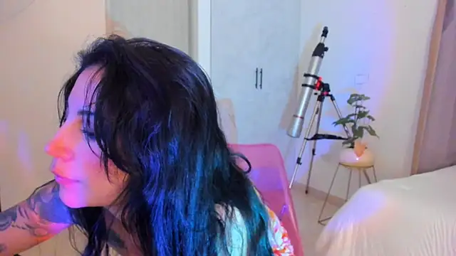 roxy hell online show from 18, 3, 2026