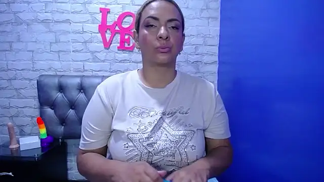 Milf-Prettyboobs online show from 6, 6, 2026