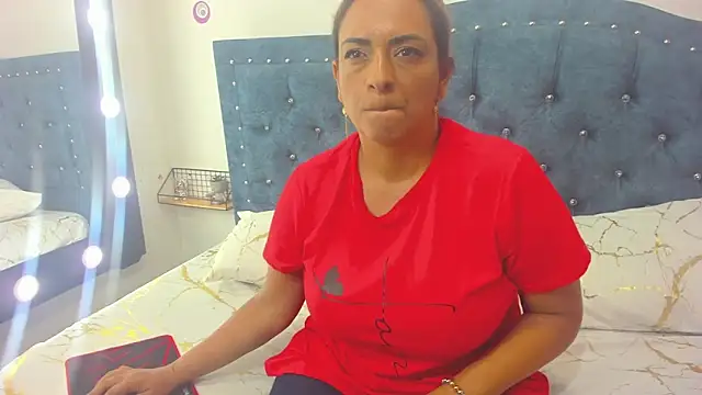 Milf-Prettyboobs online show from 19, 3, 2026