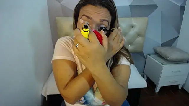 Milf-Prettyboobs online show from 26, 11, 2025