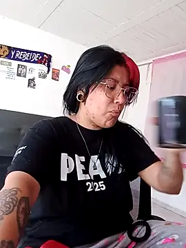 Snapshot of DaniPoison chatting on 10, 2, 2026 DaniPoison online show from 10, 2, 2026