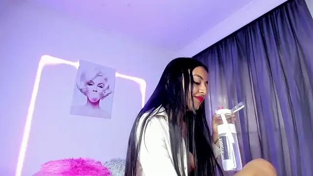 sweet cinamon online show from 24, 2, 2026