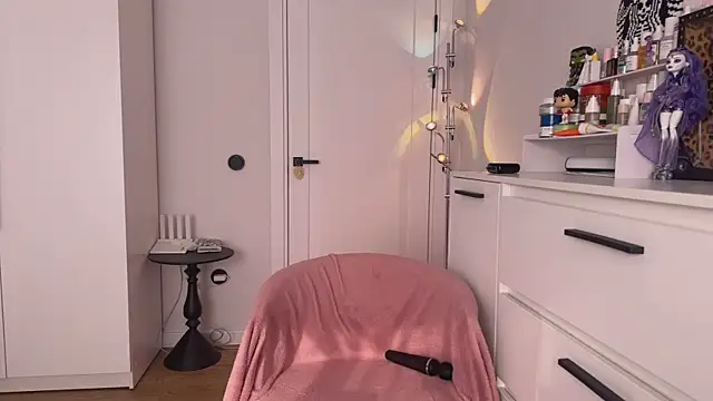 Anna Six online show from 21, 4, 2026