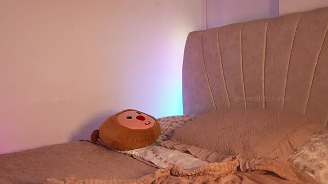 sweetlittlevenus online show from 21, 4, 2026