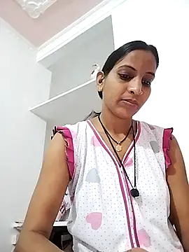 Hotty-Nidhi online show from 18, 3, 2025
