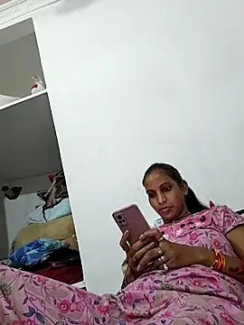 Hotty-Nidhi online show from 4, 10, 2025