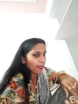 Hotty-Nidhi online show from 19, 3, 2025