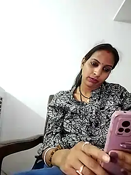 Hotty-Nidhi online show from 17, 3, 2025