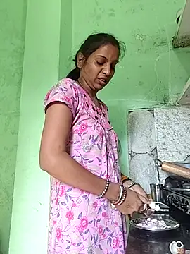 Hotty-Nidhi online show from 8, 11, 2025