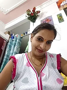 Hotty-Nidhi online show from 2, 7, 2026