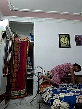 Hotty-Nidhi online show from 2, 4, 2026