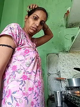 Hotty-Nidhi online show from 17, 3, 2026