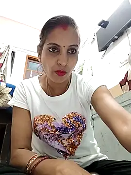 Hotty-Nidhi online show from 3, 4, 2026