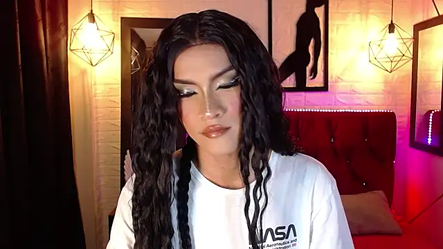 agatha rodriguez online show from 30, 11, 2025