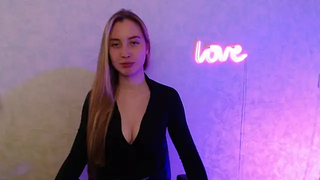 MiaMoore333 online show from 18, 3, 2025