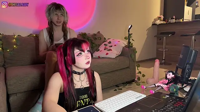 Snapshot of h3ntai_baby chatting on 4, 7, 2026 h3ntai baby online show from 4, 7, 2026