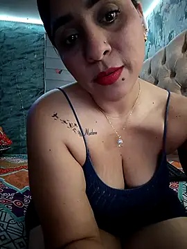 Snapshot of L_ucero chatting on 30, 9, 2025 L ucero online show from 30, 9, 2025