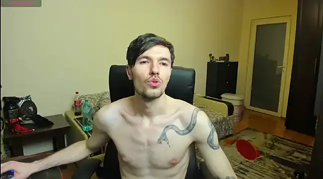 Snapshot of JustinPorno chatting on 11, 3, 2025 JustinPorno online show from 11, 3, 2025