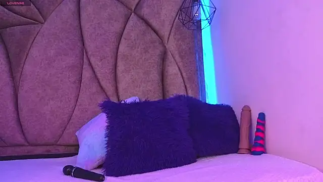 Kanela miller  online show from 18, 4, 2026