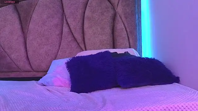 Kanela miller  online show from 19, 4, 2026