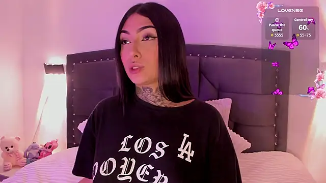 Lilith Thompson online show from 10, 10, 2025