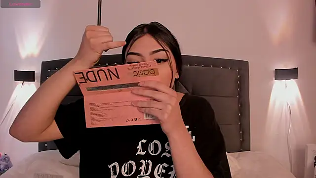 Lilith Thompson online show from 29, 10, 2025