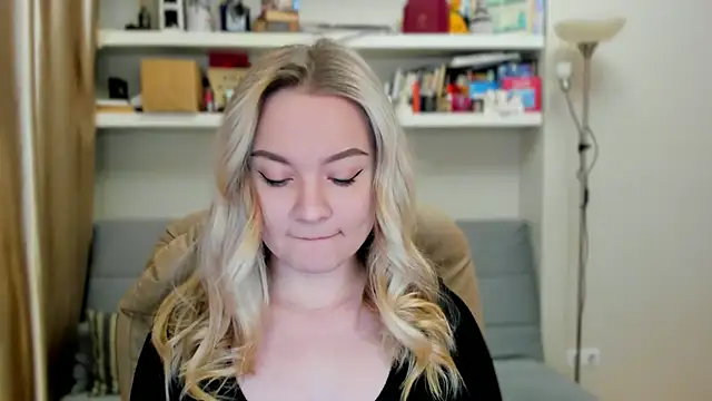 Kara Smith  online show from 22, 10, 2025