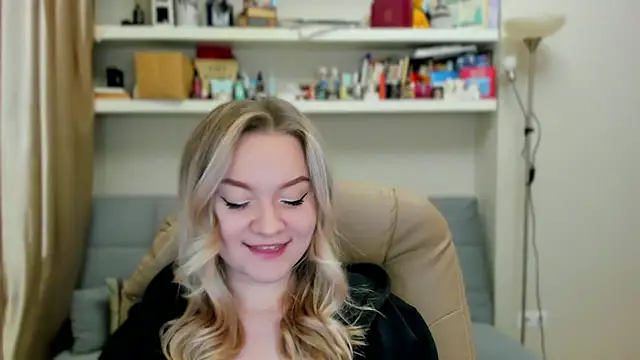 Kara Smith  online show from 13, 11, 2025