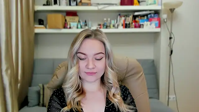 Kara Smith  online show from 8, 11, 2025