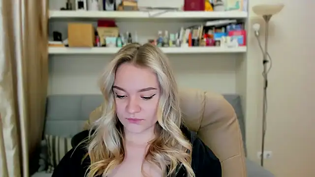 Kara Smith  online show from 23, 10, 2025