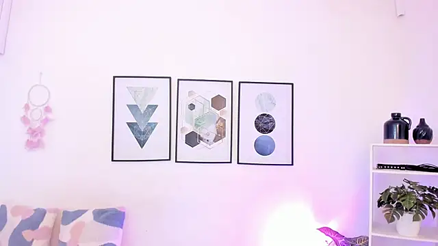 Snapshot of dullce77 chatting on 8, 11, 2025 dullce77 online show from 8, 11, 2025