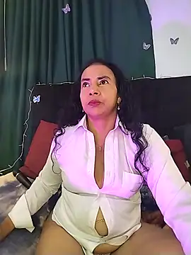 AlexaNovoa  online show from 3, 11, 2025