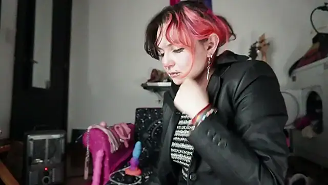 Devil And Princess online show from 23, 9, 2025