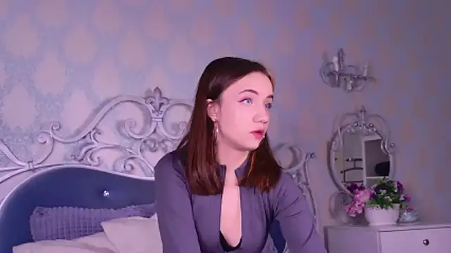 Gia Riccardo online show from 28, 10, 2025