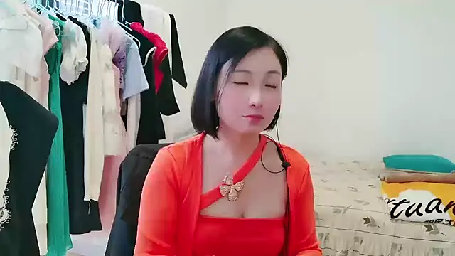 Rachel-6600 online show from 2, 12, 2025