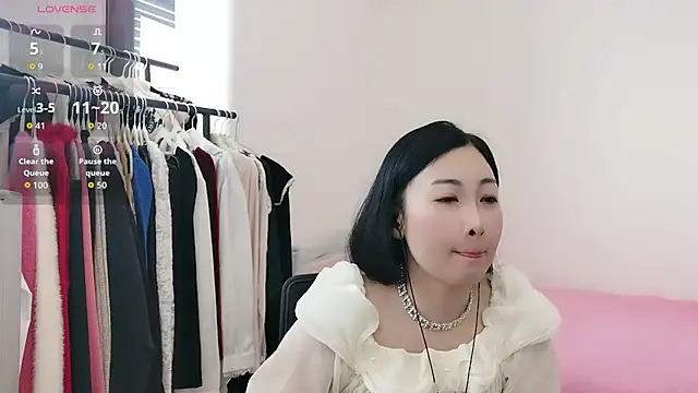 Rachel-6600 online show from 14, 4, 2026