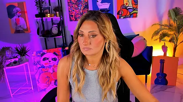 SarahAlluring online show from 24, 9, 2025