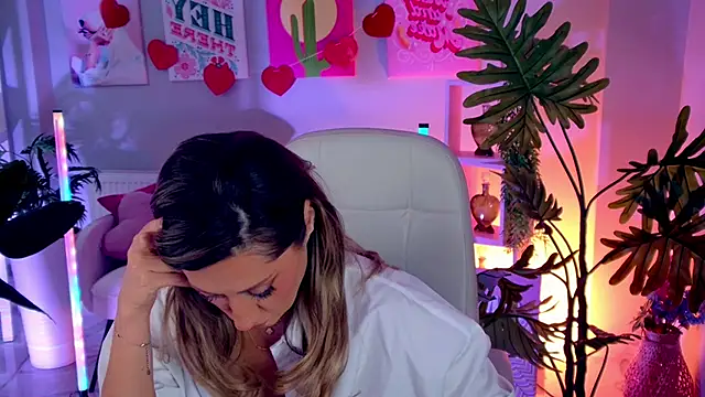 SarahAlluring online show from 19, 2, 2026