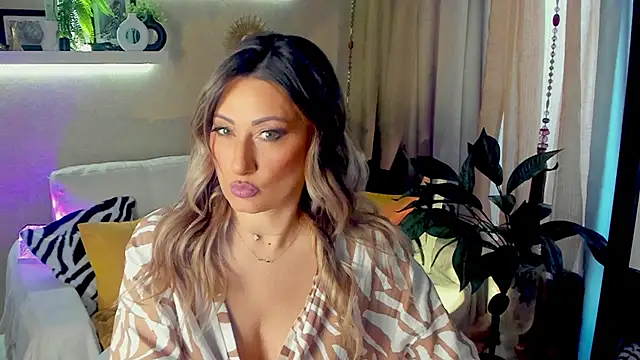 Snapshot of SarahAlluring chatting on 10, 5, 2026 SarahAlluring online show from 10, 5, 2026