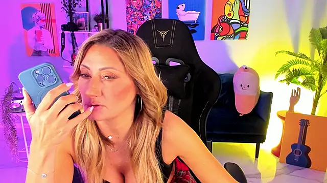 SarahAlluring online show from 31, 10, 2025