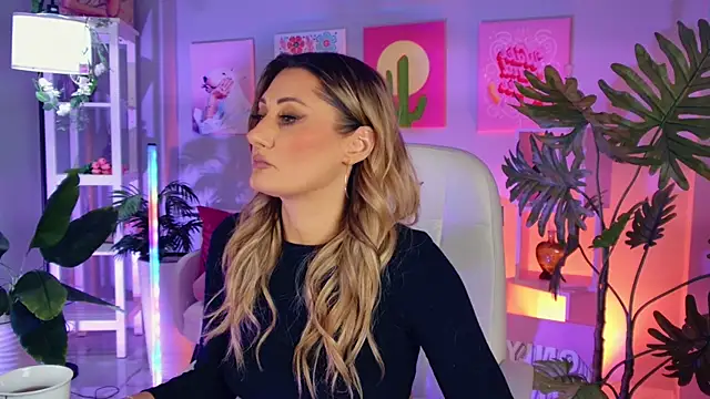 SarahAlluring online show from 12, 1, 2026