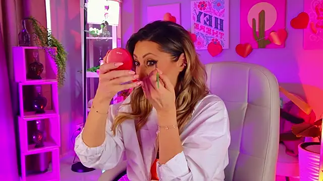 SarahAlluring online show from 13, 3, 2026