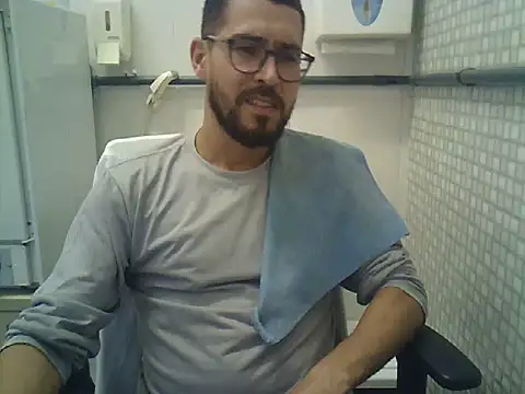 Snapshot of pdasgyn chatting on 8, 7, 2026 pdasgyn online show from 8, 7, 2026