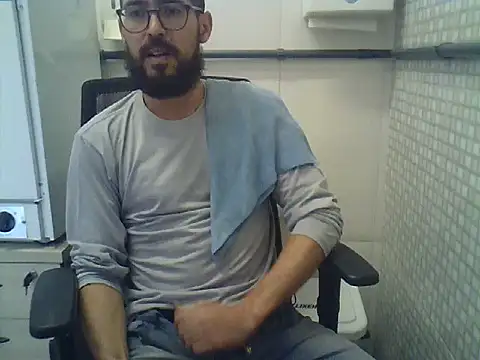Snapshot of pdasgyn chatting on 28, 5, 2026 pdasgyn online show from 28, 5, 2026