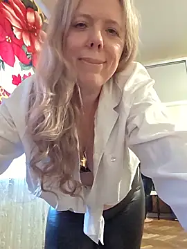 Snapshot of Irina3718 chatting on 1, 6, 2026 Irina3718 online show from 1, 6, 2026