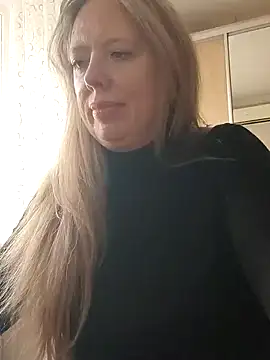 Snapshot of Irina3718 chatting on 3, 10, 2025 Irina3718 online show from 3, 10, 2025