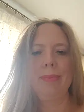 Snapshot of Irina3718 chatting on 11, 9, 2025 Irina3718 online show from 11, 9, 2025