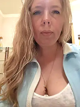 Snapshot of Irina3718 chatting on 13, 5, 2026 Irina3718 online show from 13, 5, 2026