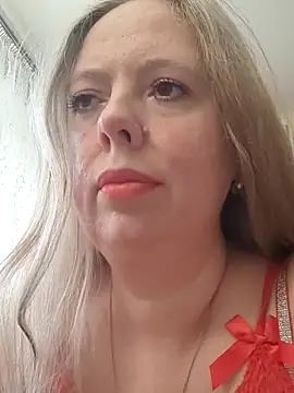 Snapshot of Irina3718 chatting on 4, 10, 2025 Irina3718 online show from 4, 10, 2025
