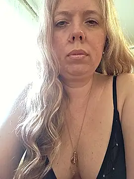 Snapshot of Irina3718 chatting on 25, 5, 2026 Irina3718 online show from 25, 5, 2026